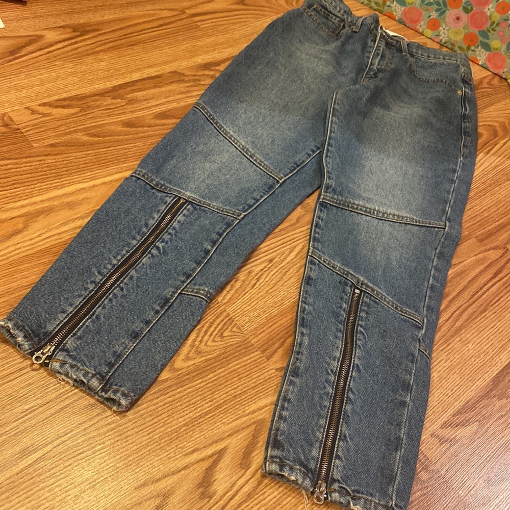 Juicy Couture Desert Wash Moto Girlfriend Jeans with Front Zippers - Picture 2 of 7